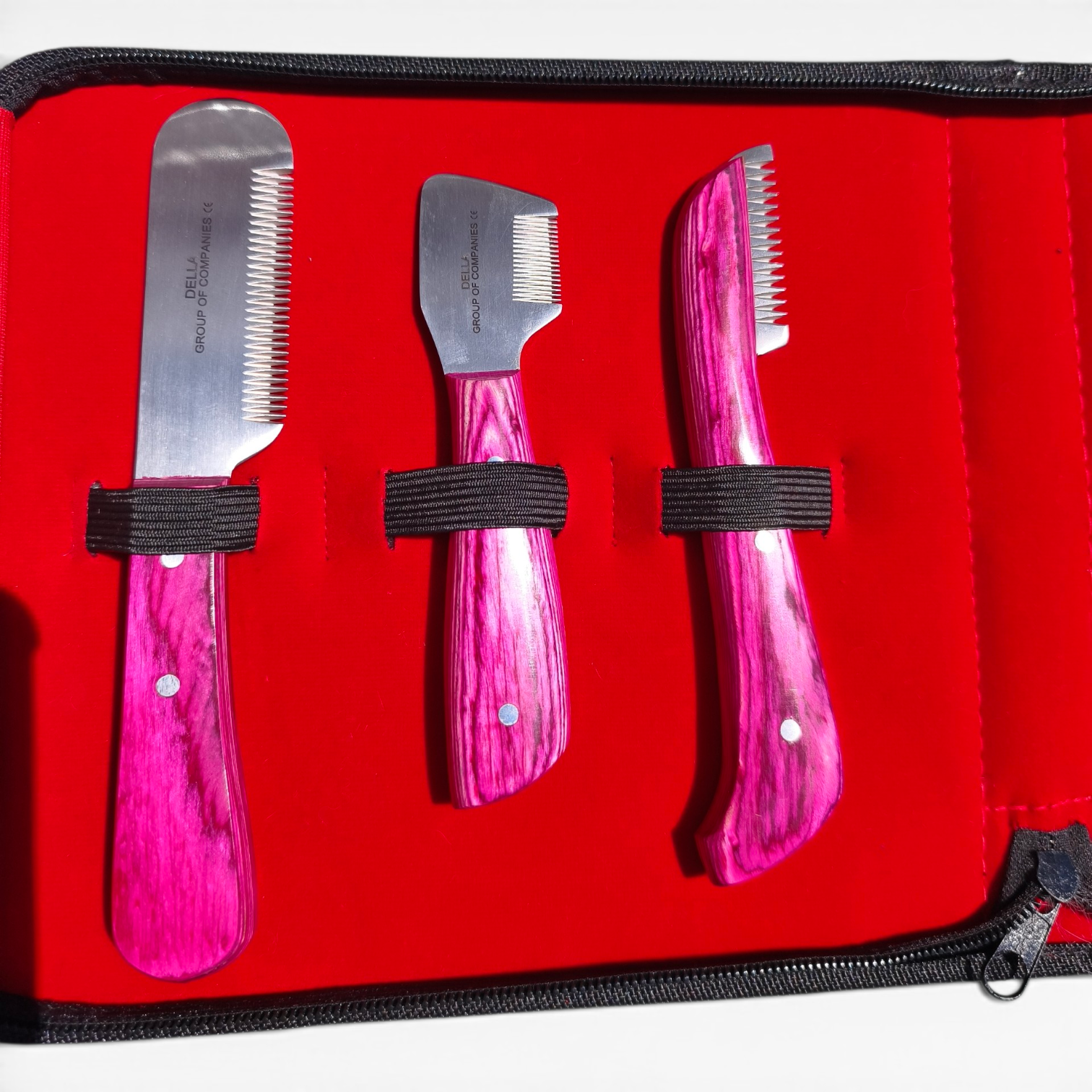 Cuchillas Stripping Gruesa, Media y Fina – Acero J1 Della Detalle cuchillas stripping profesionales carding gruesa media y fina acero japonés con mangos ergonómicos de madera rosa – Kit Della International para perros